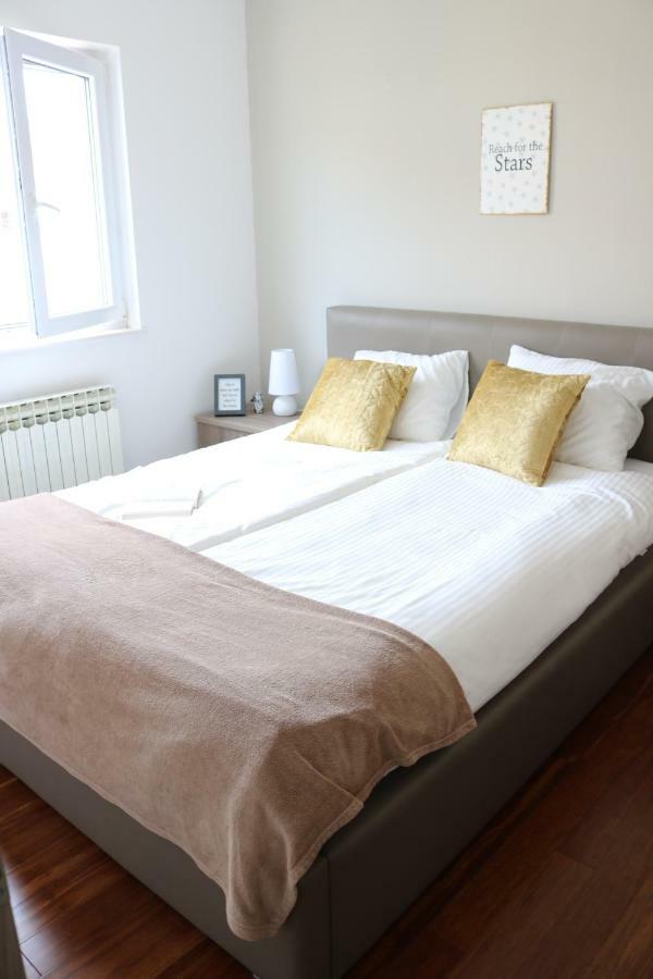 Apartments Ela Трогир Экстерьер фото